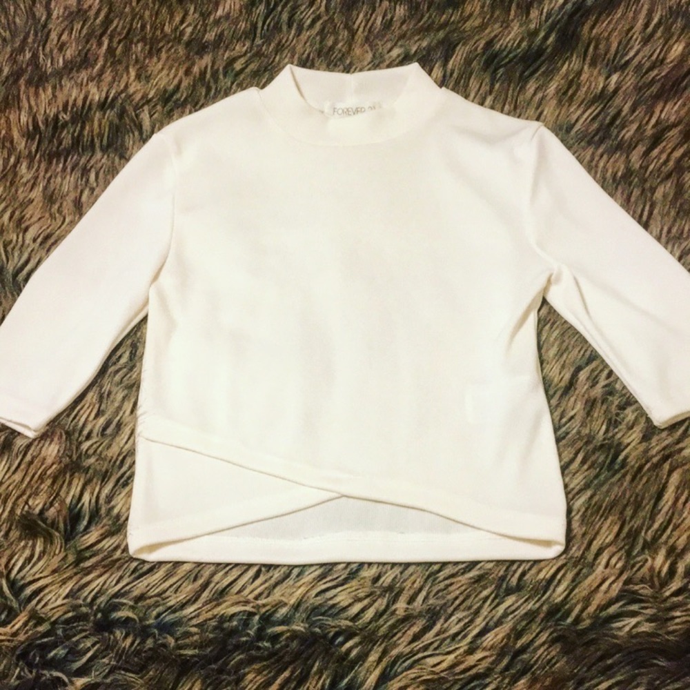 ▫️Forever 21: White crop top NWOT